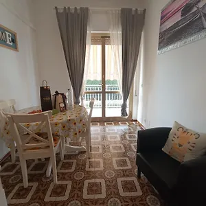 https://happy-house-lido-di-camaiore.it-tuscanyhotel.com
