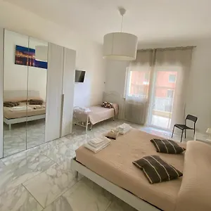 https://ennio-rooms.barihotels.org